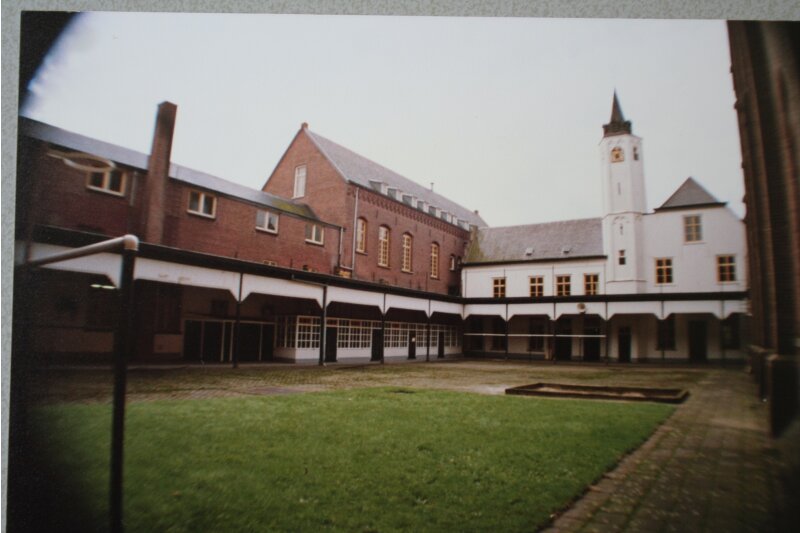 Historische foto van kasteel De Ruwenberg en de omgeving.