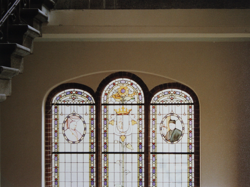 Glas-in-loodramen in het kasteel van Landgoed De Ruwenberg.