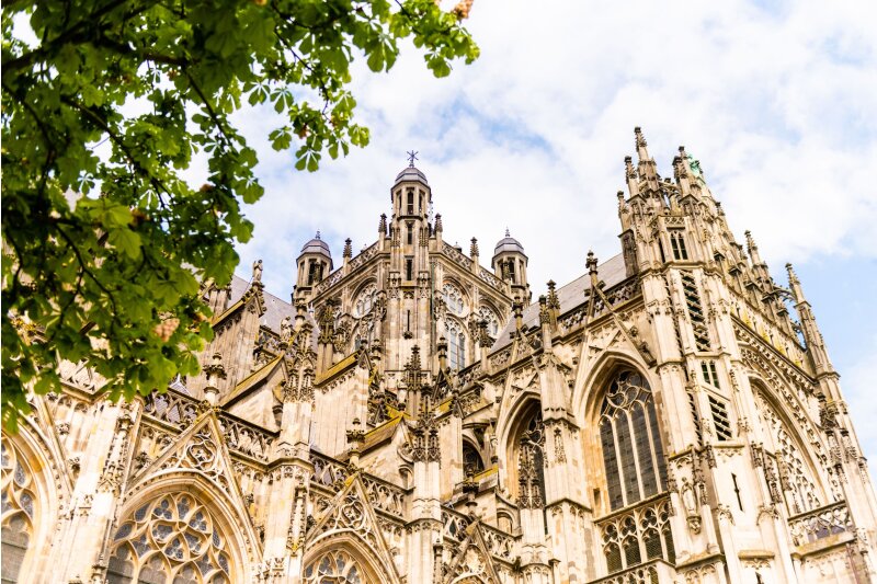 Sint-Janskathedraal in het centrum van 's-Hertogenbosch.